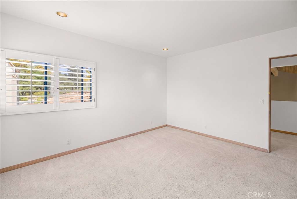 5939 Oakhill Drive Property Photo 9