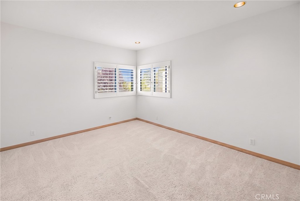 5939 Oakhill Drive Property Photo 25