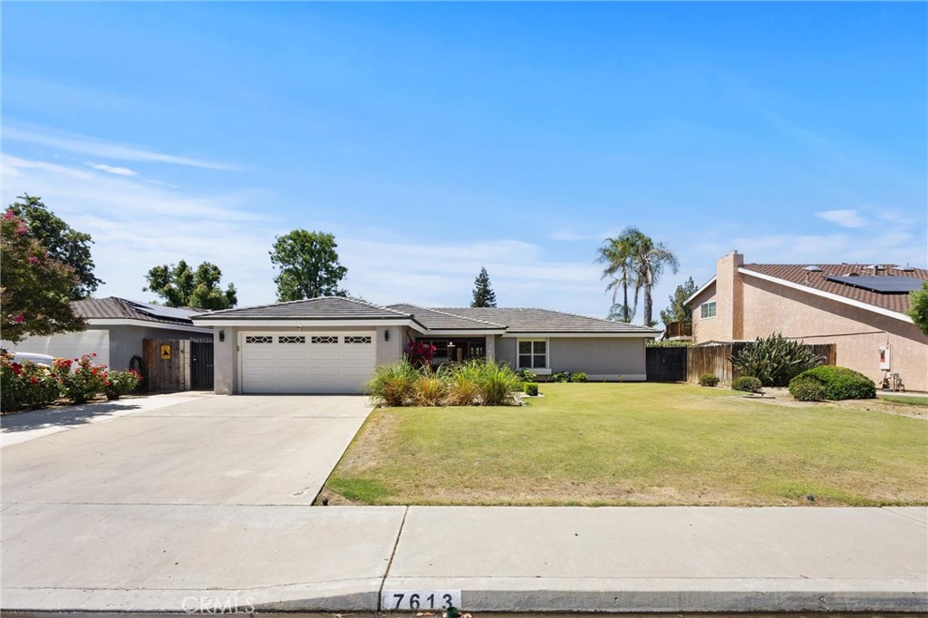 7613 Eastlorne Court Property Photo 1