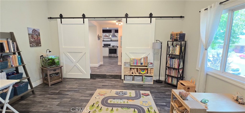 641 University Drive Property Photo 11