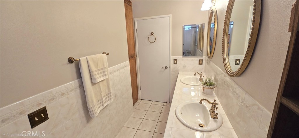 641 University Drive Property Photo 24