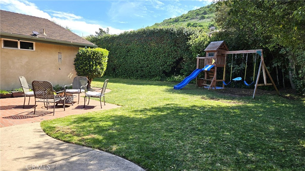 641 University Drive Property Photo 28