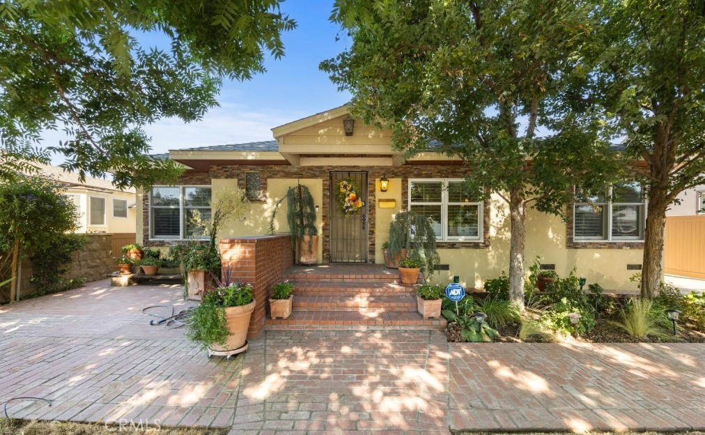 128 Western Property Photo 1