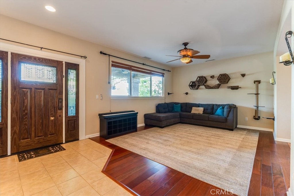 322 Montebello Oaks Property Photo 9