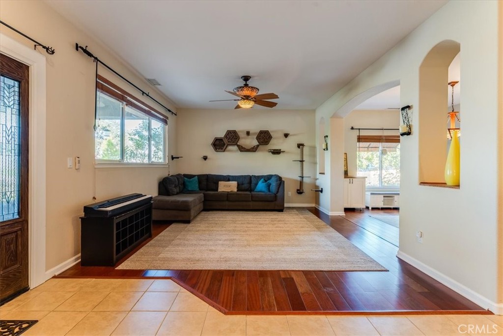 322 Montebello Oaks Property Photo 10