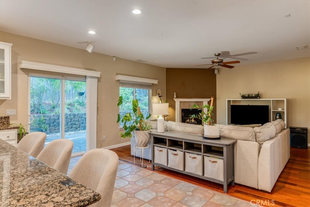 322 Montebello Oaks Property Photo 22