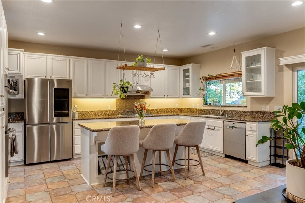 322 Montebello Oaks Property Photo 23