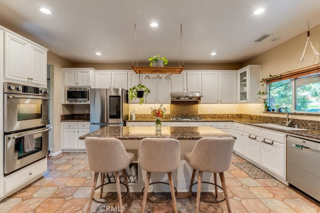 322 Montebello Oaks Property Photo 25