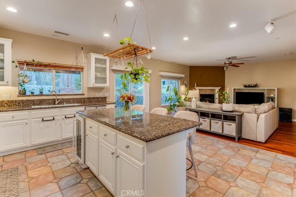322 Montebello Oaks Property Photo 28