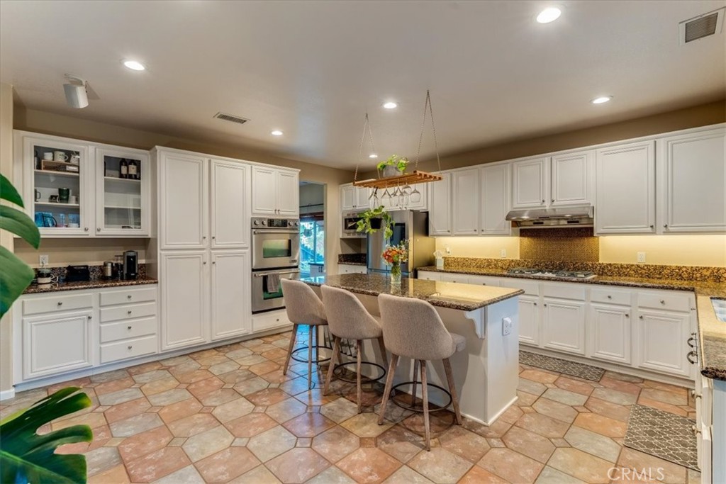 322 Montebello Oaks Property Photo 30