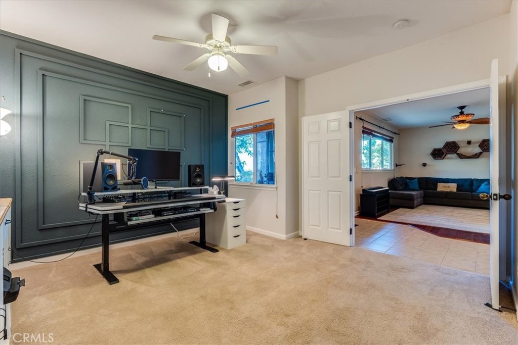 322 Montebello Oaks Property Photo 37