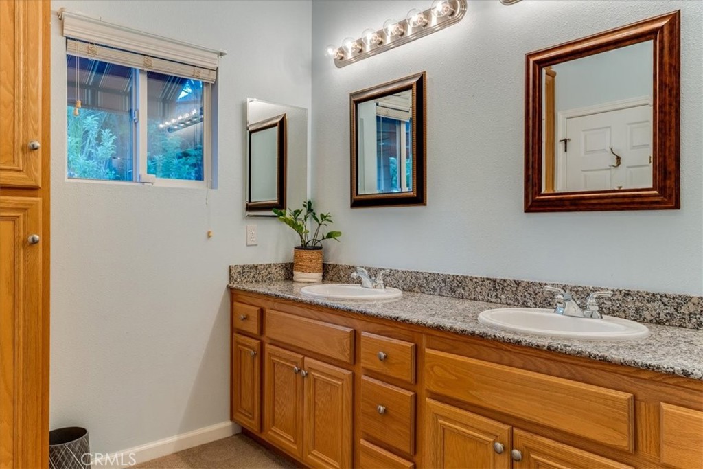 322 Montebello Oaks Property Photo 43