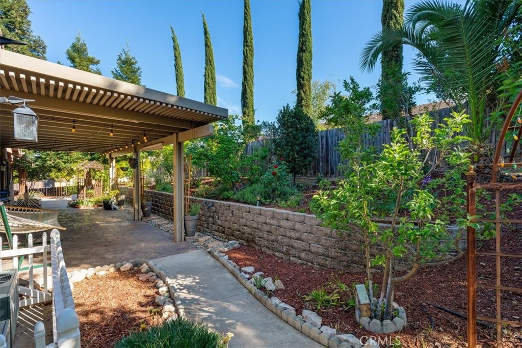 322 Montebello Oaks Property Photo 57