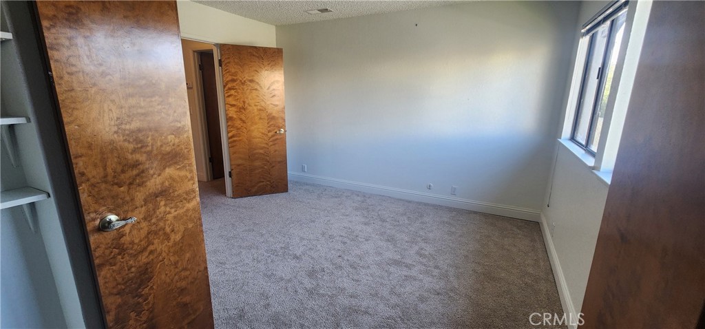 1057 Meadow Property Photo 4