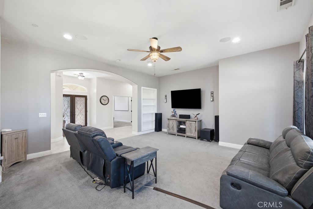 405 Hillard Property Photo 10