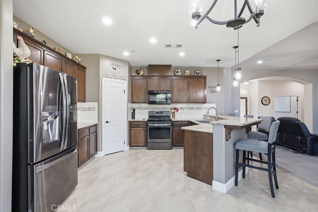 405 Hillard Property Photo 19