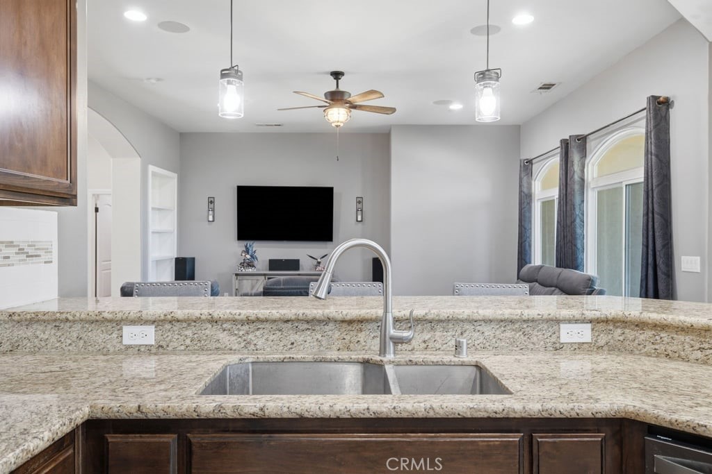 405 Hillard Property Photo 22