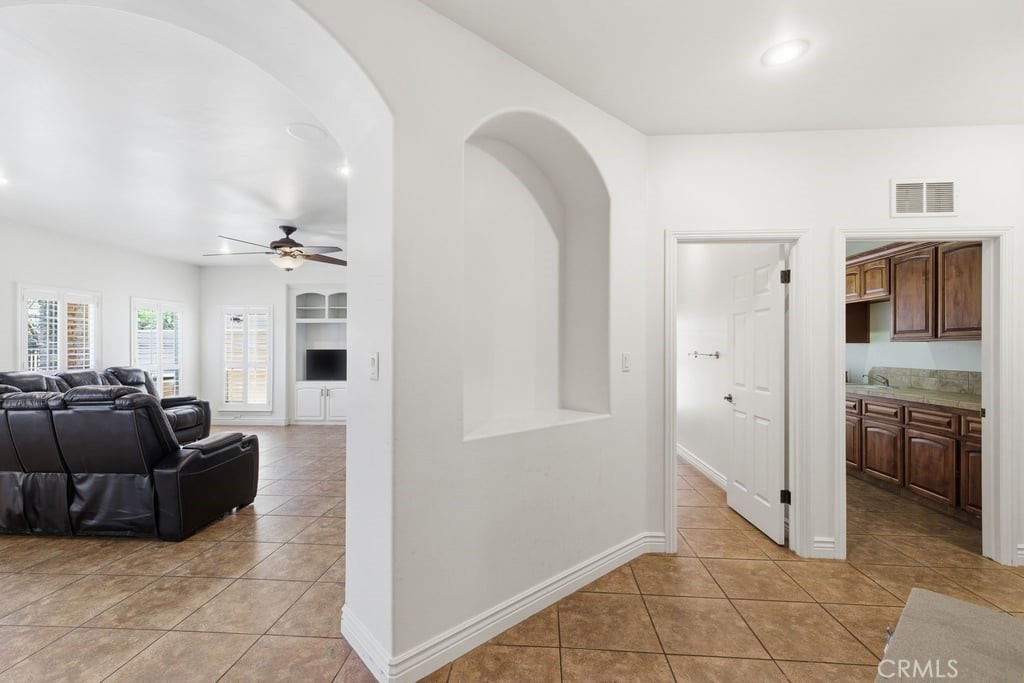 2510 Edingal Property Photo 37
