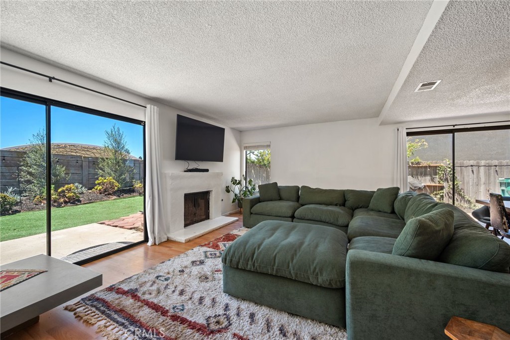 1210 E Foster Road B Property Photo 7
