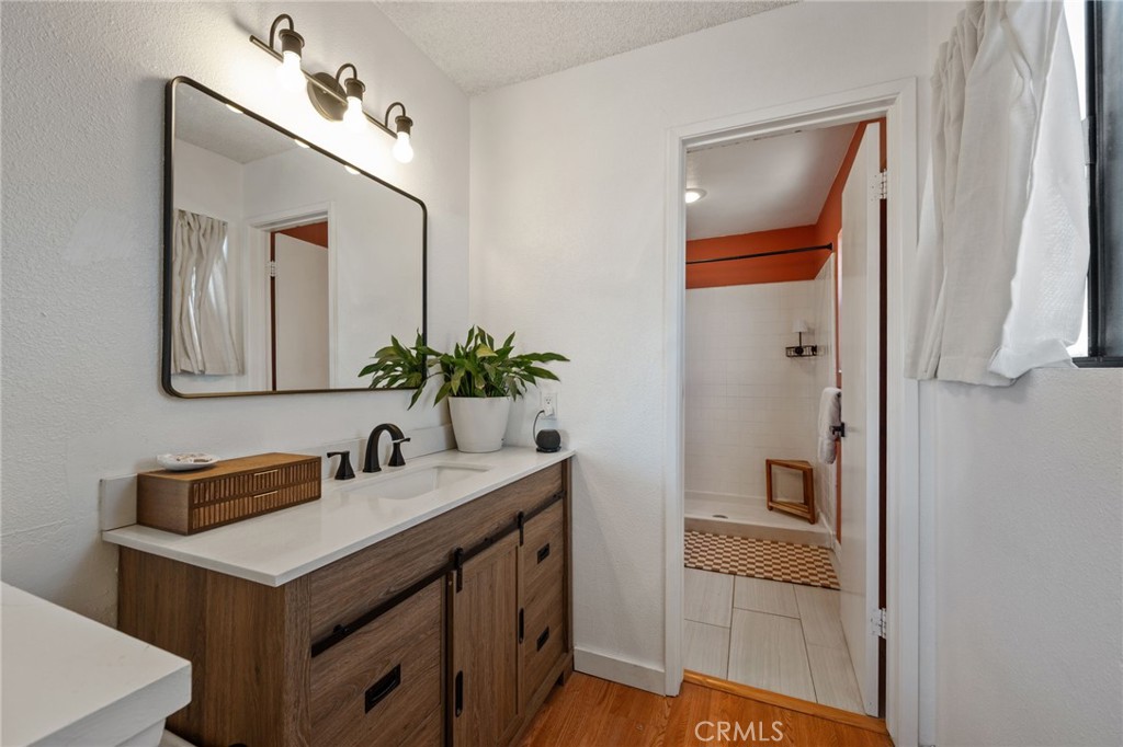 1210 E Foster Road B Property Photo 20