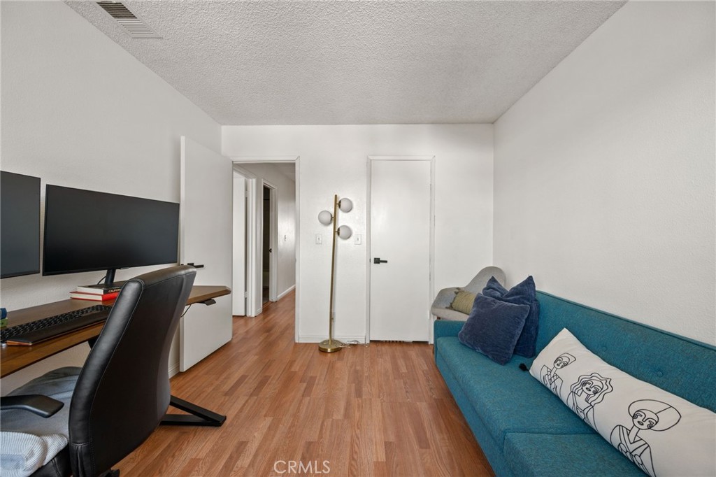 1210 E Foster Road B Property Photo 25