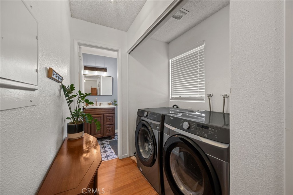 1210 E Foster Road B Property Photo 26