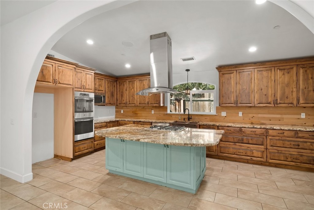 726 Gough Avenue Property Photo 1