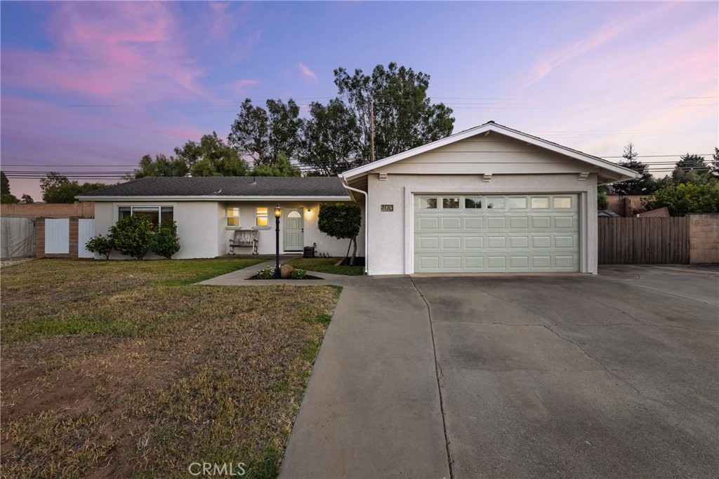 4976 Pleasant Property Photo 2