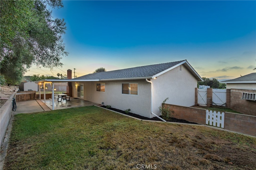 4976 Pleasant Property Photo 4
