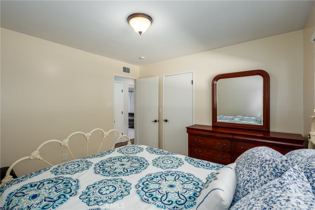 4976 Pleasant Property Photo 18