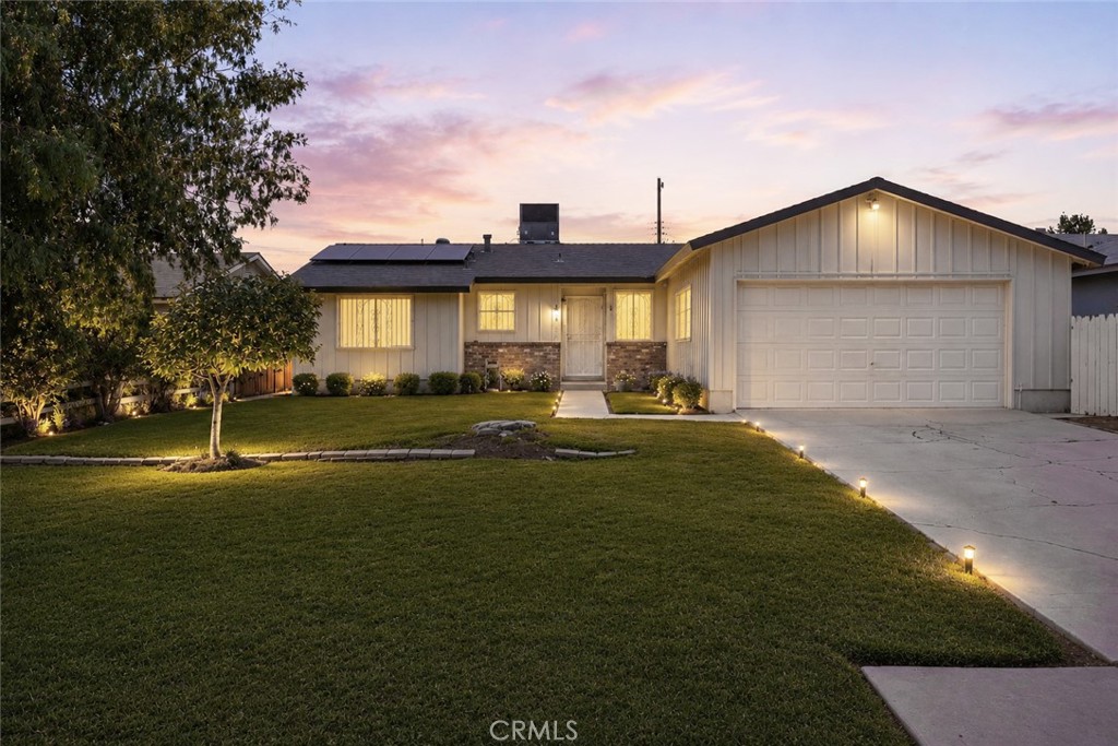 2804 Pomona Property Photo 1