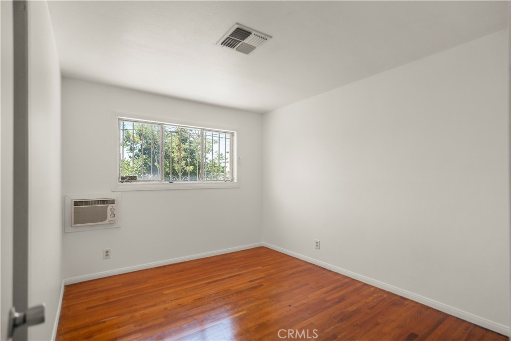 2804 Pomona Property Photo 15