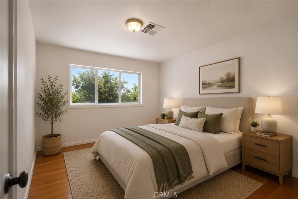 2804 Pomona Property Photo 16