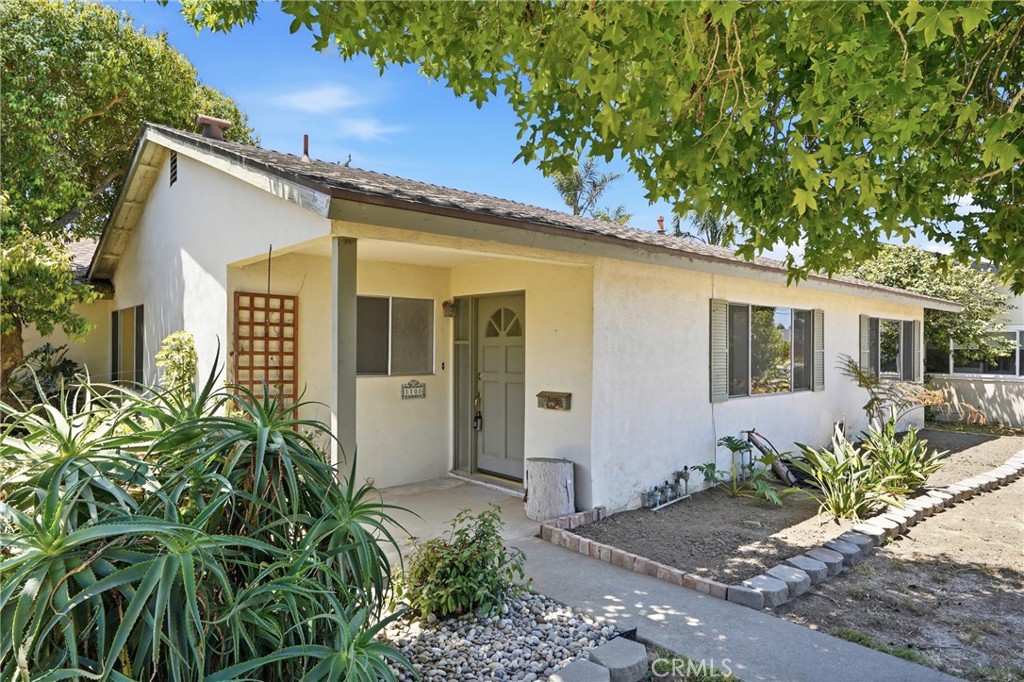 1108 E Mango Property Photo 1