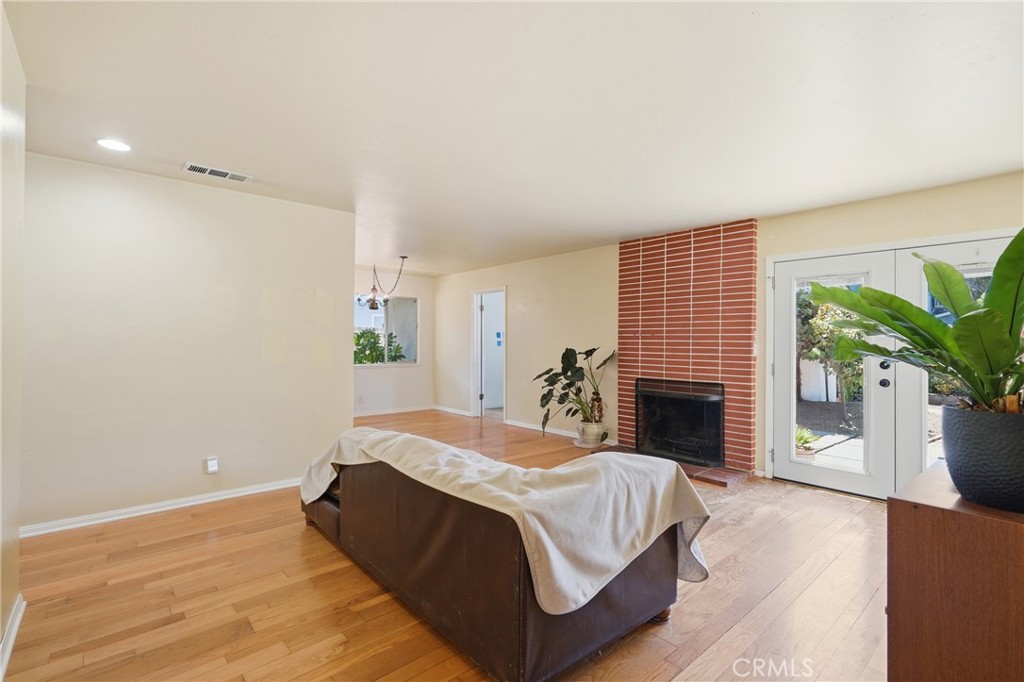1108 E Mango Property Photo 8