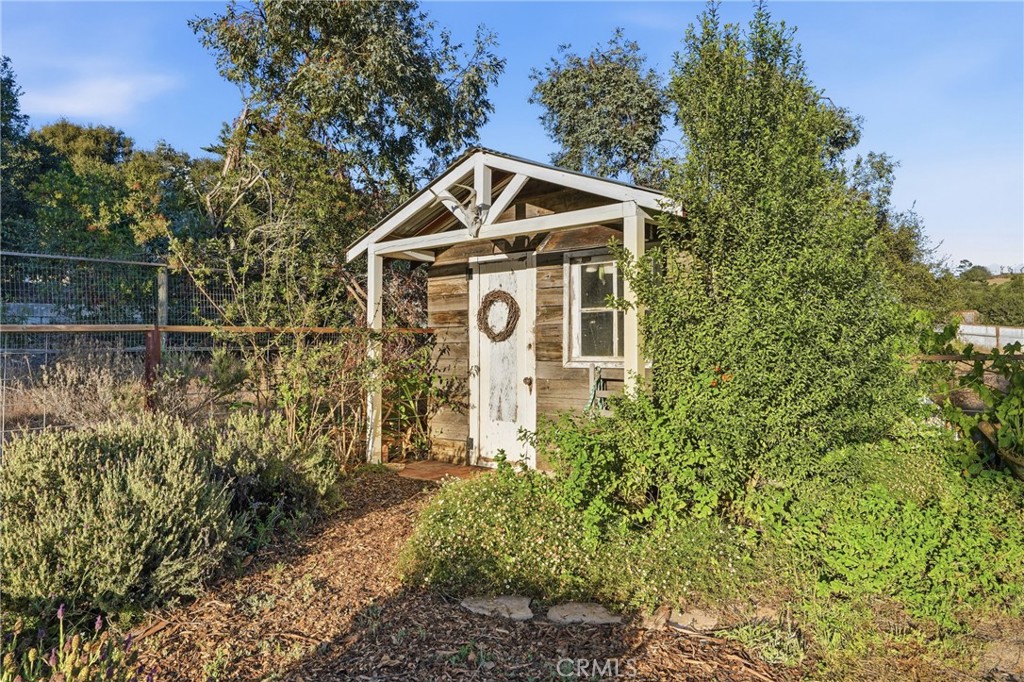 265 Broken Arrow Property Photo 47