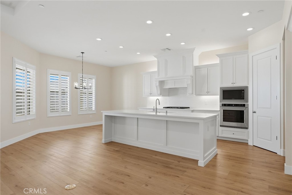 16513 Starview Court Property Photo 3