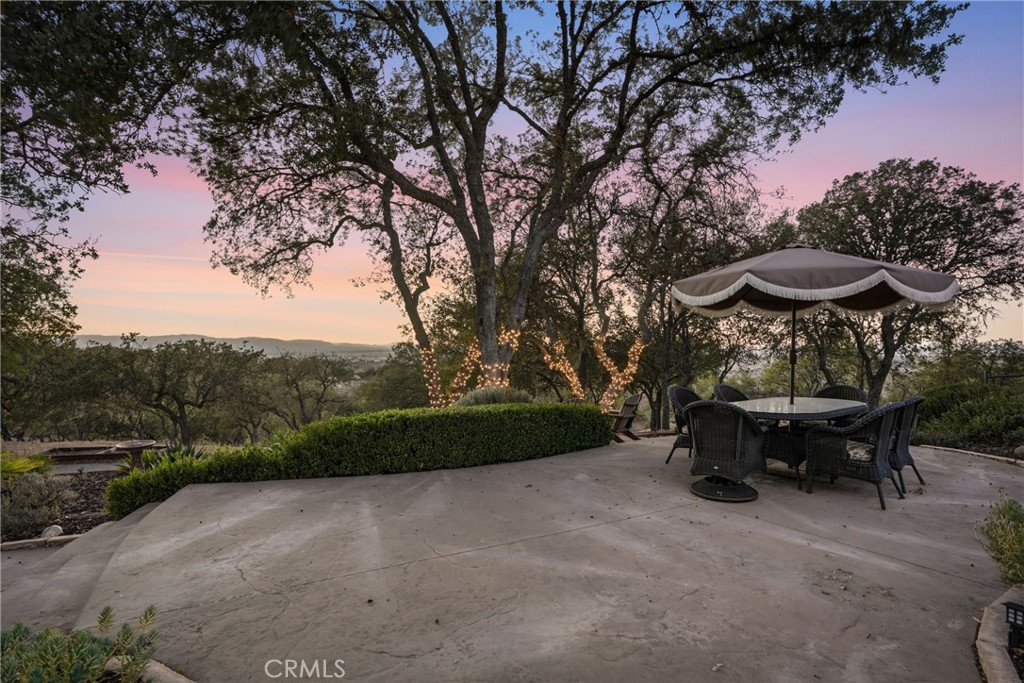 5680 High Ridge Property Photo 6