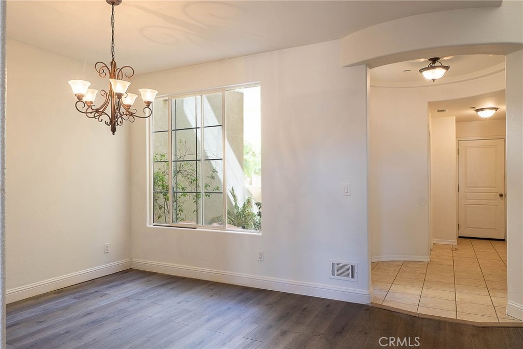 2327 Westbury Property Photo 6