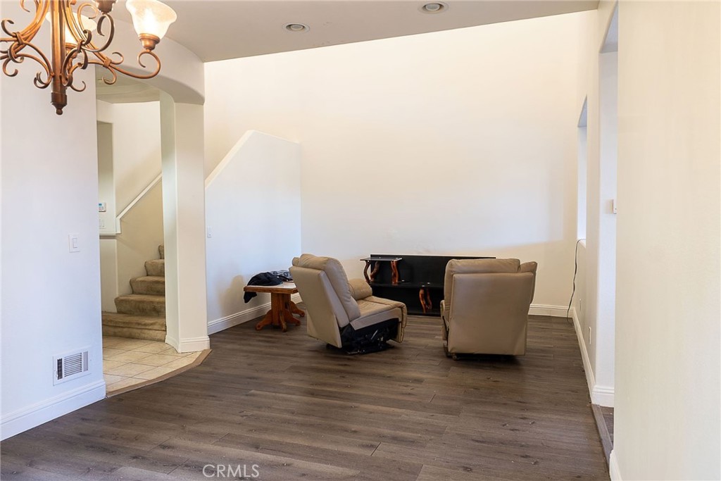 2327 Westbury Property Photo 8
