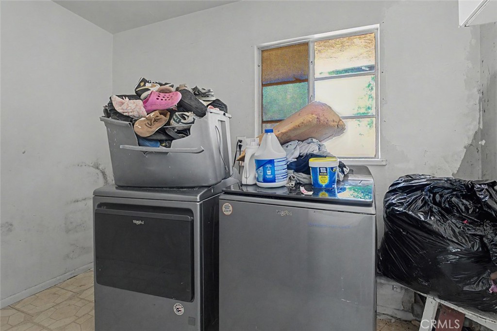 2701 N Inyo Property Photo 11