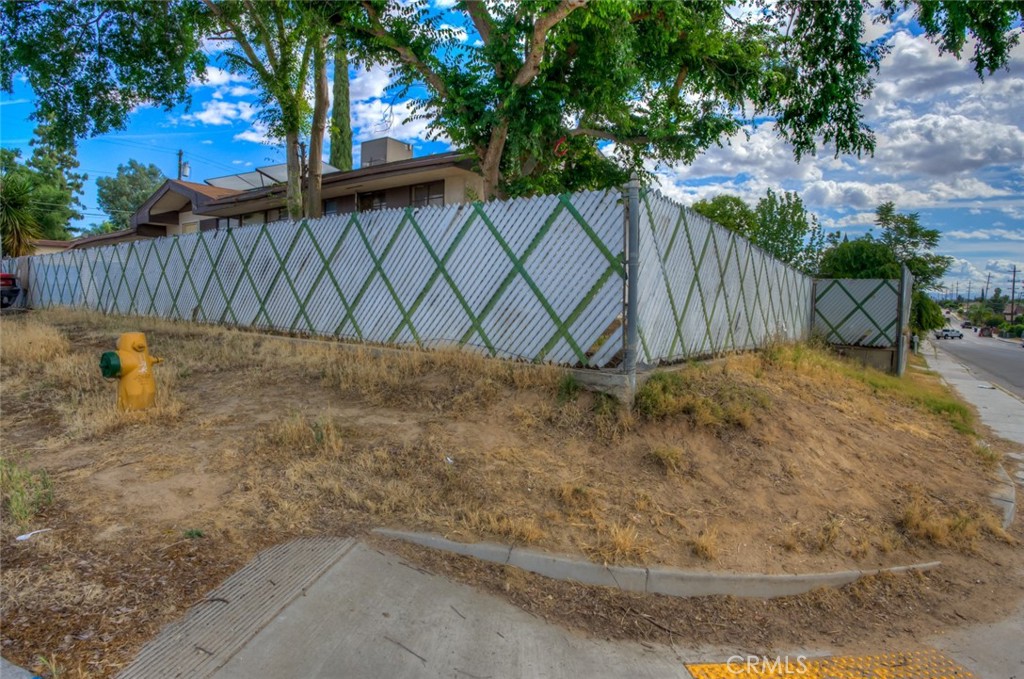 2701 N Inyo Property Photo 46