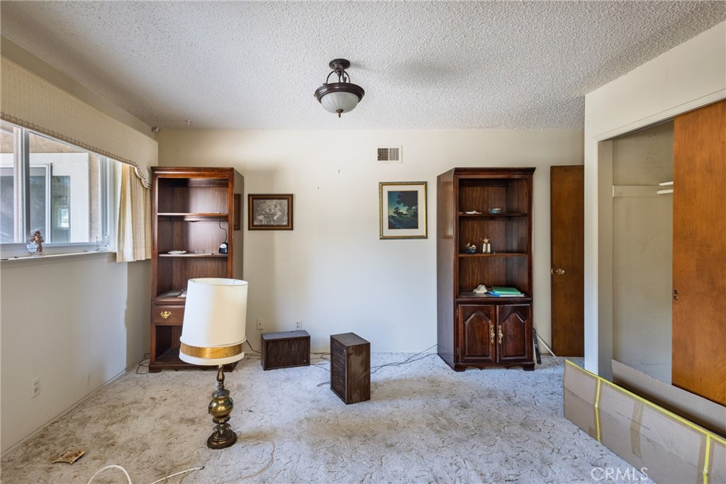 1136 Patterson Property Photo 7