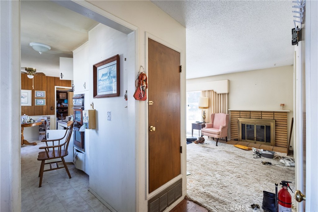 1136 Patterson Property Photo 10
