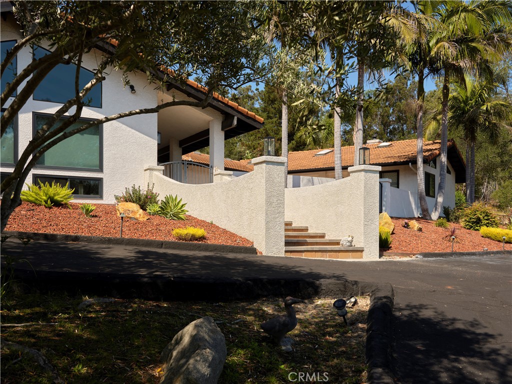 875 Golden Hawk Property Photo 4