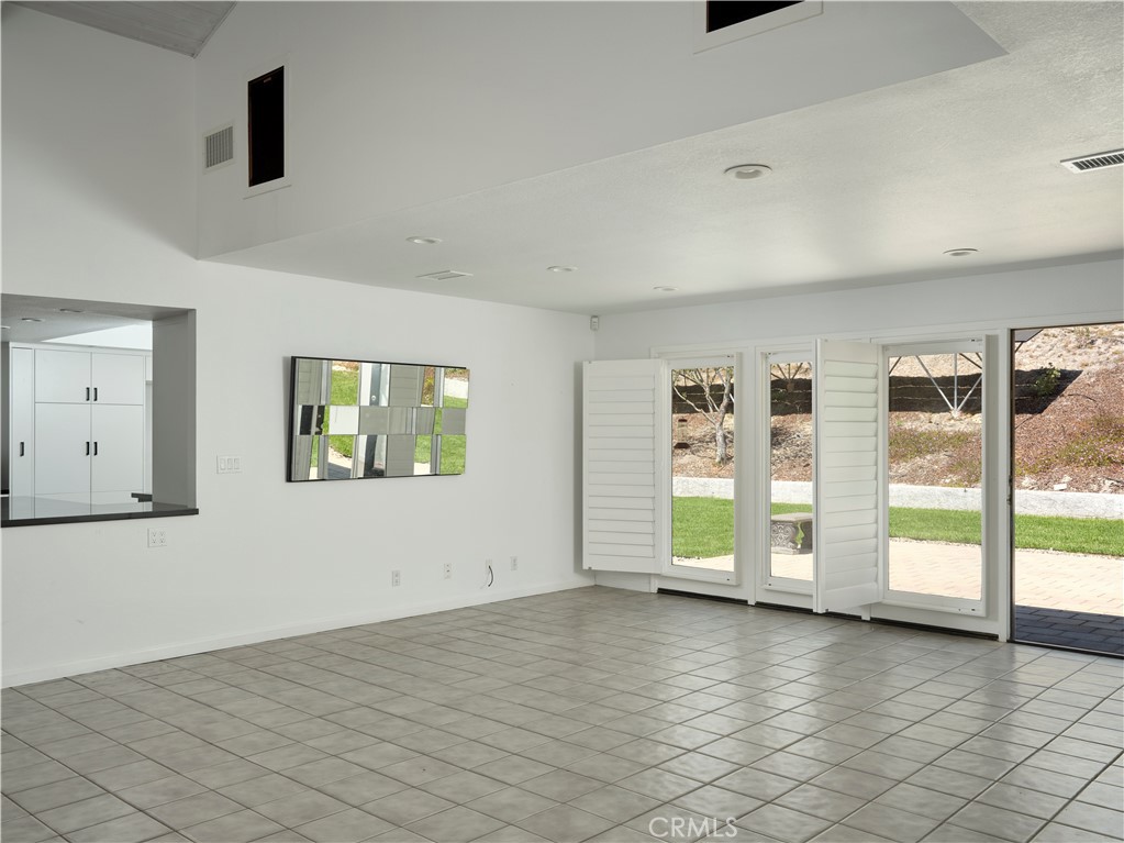 875 Golden Hawk Property Photo 9