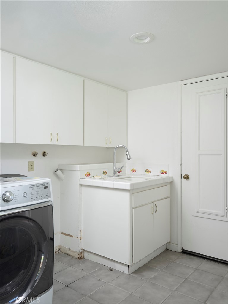 875 Golden Hawk Property Photo 23