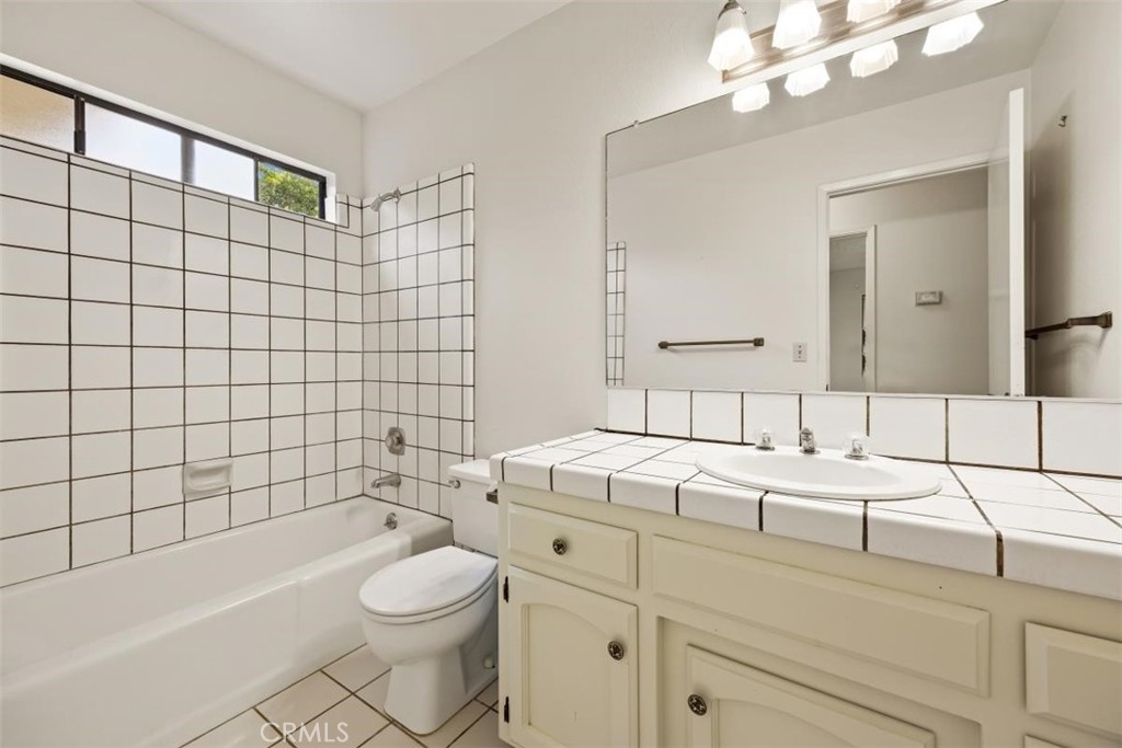 920 Wadsworth Property Photo 28