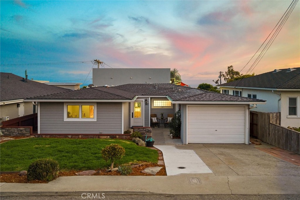 961 Fresno Property Photo 2