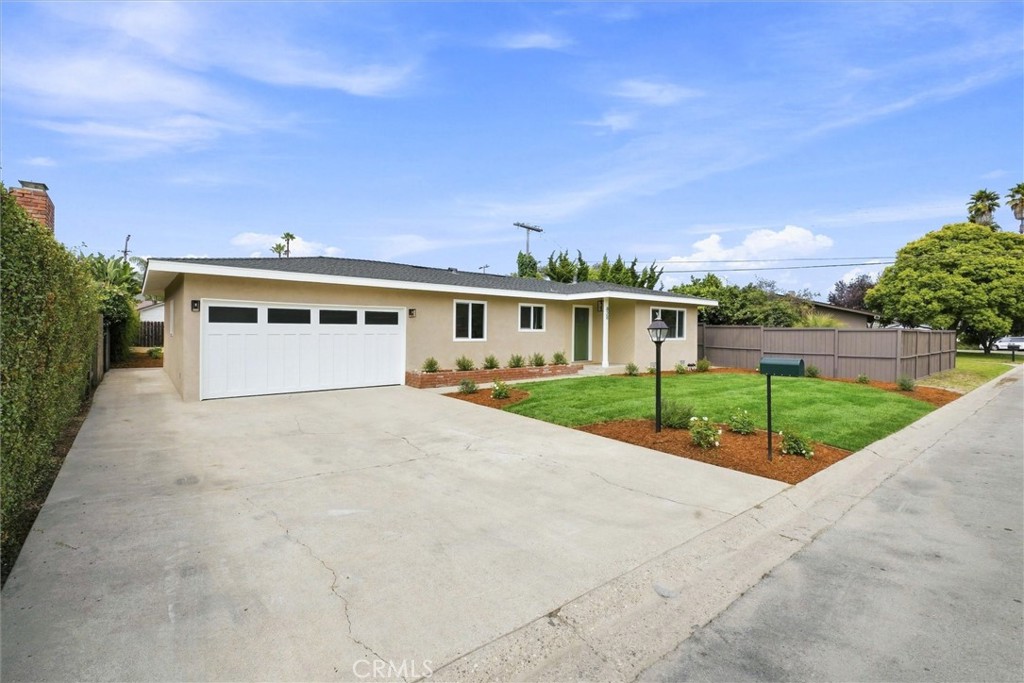 828 Willow Property Photo 7